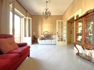 Quadrilocale in Vendita a Catanzaro, zona Catanzaro Lido, 240'000&euro;, 124 m²
