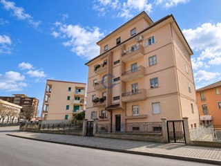 Quadrilocale in Vendita a Catanzaro, zona Catanzaro Lido, 235'000&euro;, 125 m²