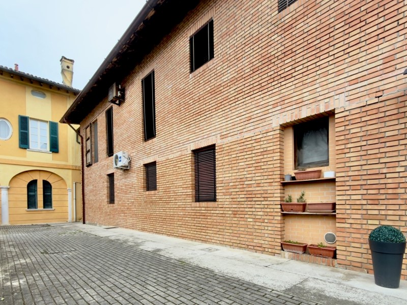 Bilocale in Vendita a Verolavecchia, 78'000&euro;, 113 m², con Box