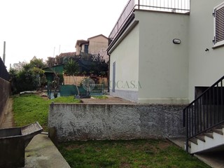 Appartamento in Vendita a Vezzano Ligure, 118'000&euro;, 96 m²