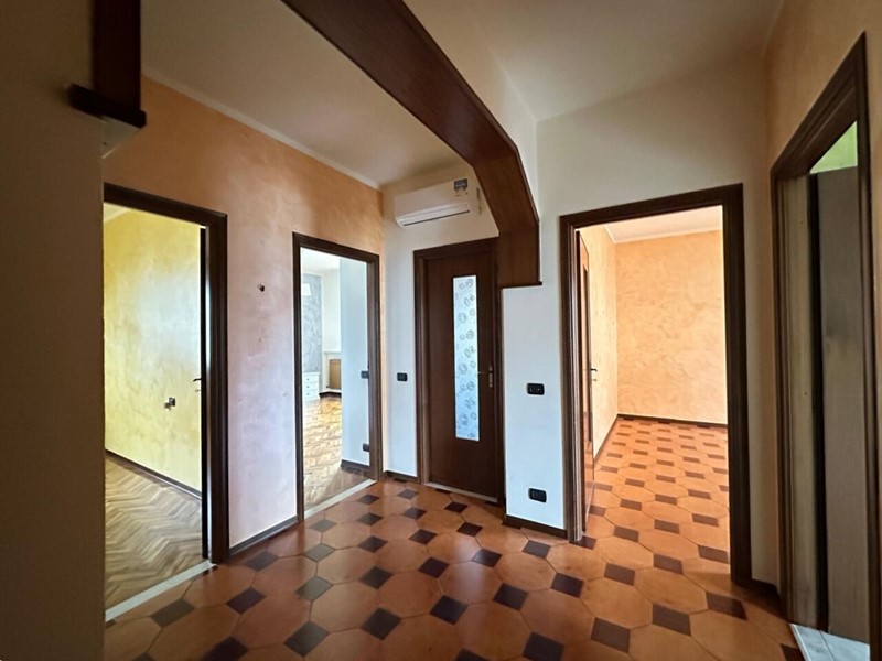 Trilocale in Vendita a Alseno, 105'000&euro;, 90 m², con Box