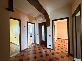 Trilocale in Vendita a Alseno, 105'000&euro;, 90 m², con Box