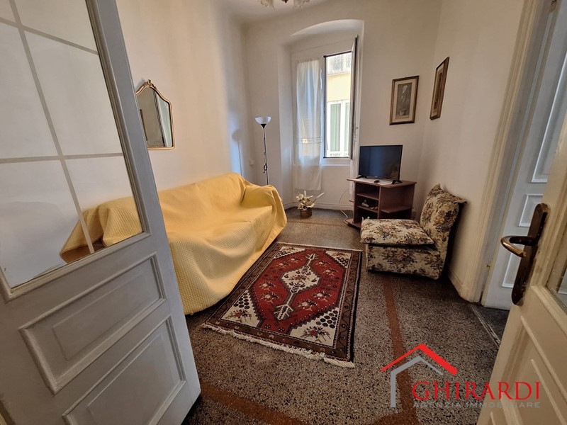Appartamento in Affitto a Genova, zona Sestri Ponente, 600&euro;, 105 m², arredato