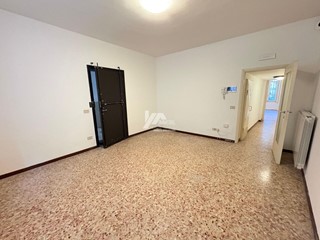 Bilocale in Vendita a Brescia, 110'000&euro;, 61 m²