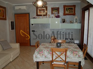 Quadrilocale in Affitto a Roma, zona Finocchio-Torre Gaia-Grotte Celoni-Torre Angela, 750&euro;, 70 m²