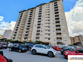 Appartamento in Vendita a Palermo, 245'000&euro;, 150 m²