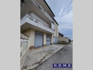 Quadrilocale in Vendita a Grazzanise, 69'000&euro;, 140 m²