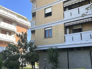 Quadrilocale in Vendita a Massa, zona Marina Di Massa, 260'000&euro;, 110 m²