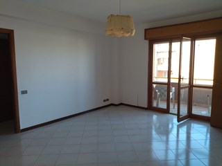 Appartamento in Vendita a Aprilia, zona Inghilterra, 95'000&euro;, 70 m²