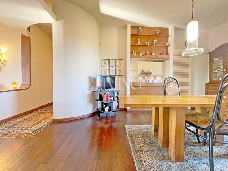 Appartamento in Vendita a Lucca, zona Sant'Anna, 255'000&euro;, 140 m², arredato, con Box