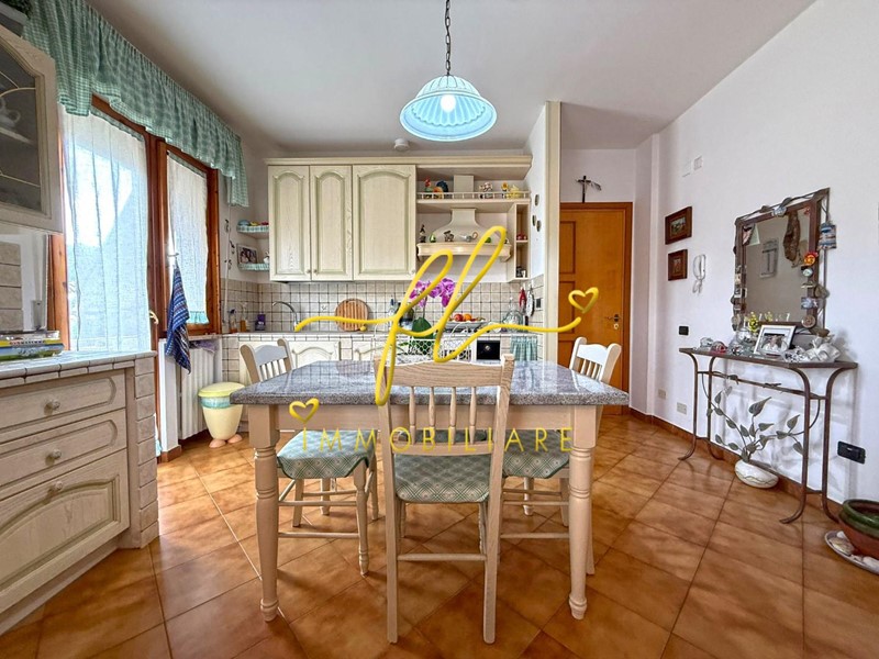 Quadrilocale in Vendita a Cecina, 188'000&euro;, 69 m², con Box