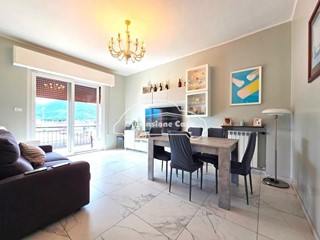 Quadrilocale in Vendita a Lucca, zona Sant'Anna, 230'000&euro;, 85 m², arredato