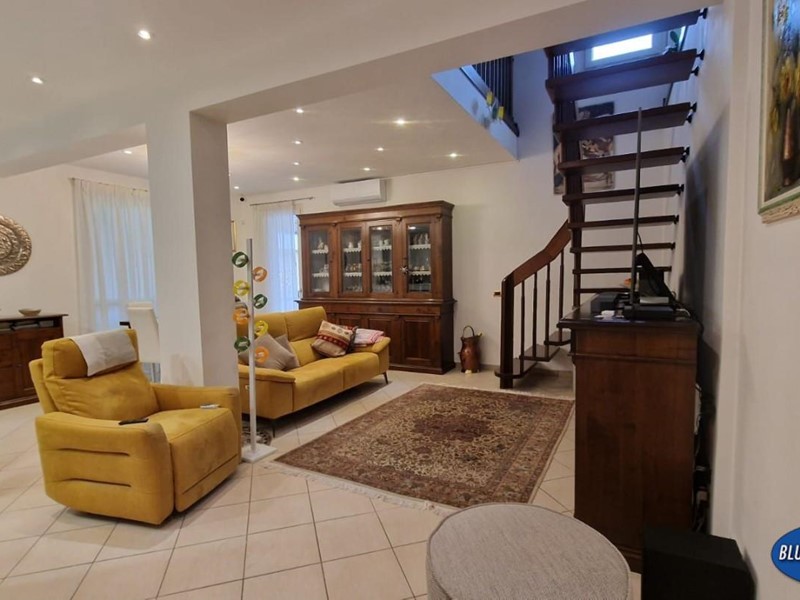 Attico in Vendita a Viareggio, 395'000&euro;, 153 m²