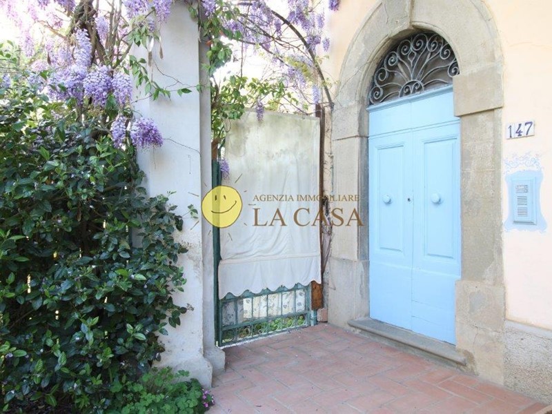 Appartamento in Vendita a Reggello, zona Matassino, 195'000&euro;, 198 m²