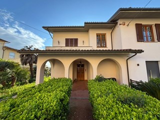 Appartamento in Vendita a Montopoli in Val d'Arno, zona Marti, 190'000&euro;, 150 m²