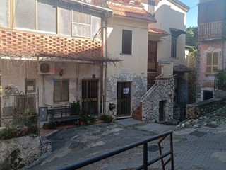 Trilocale in Vendita a Santi Cosma e Damiano, 19'900&euro;, 55 m²
