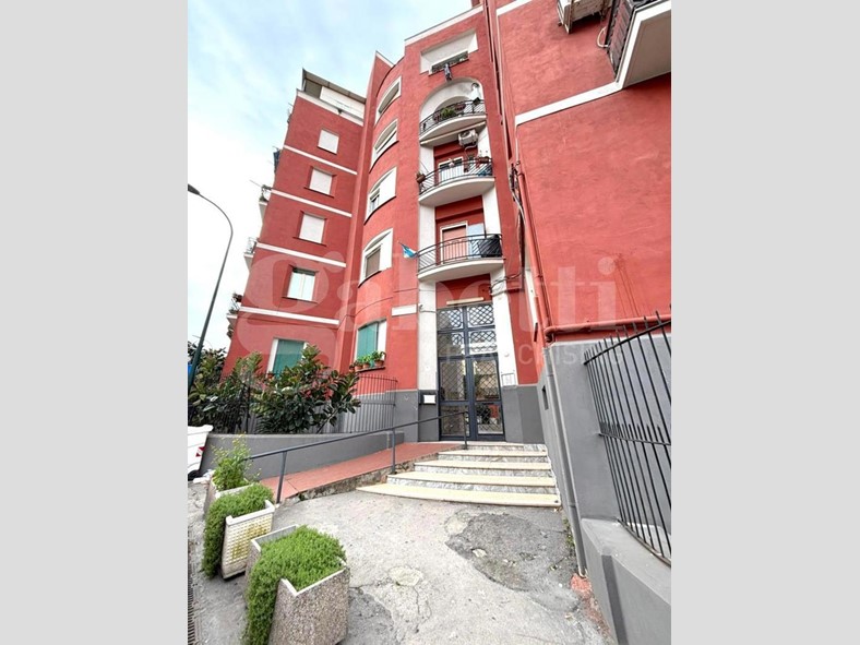 Bilocale in Vendita a Napoli, 120'000&euro;, 50 m²