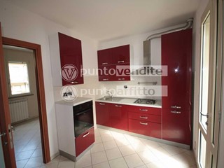 Appartamento in Affitto a Lucca, zona Nave, 950&euro;, 130 m², arredato