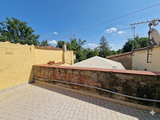 Appartamento in Vendita a Crespina Lorenzana, zona Crespina, 129'000&euro;, 146 m²