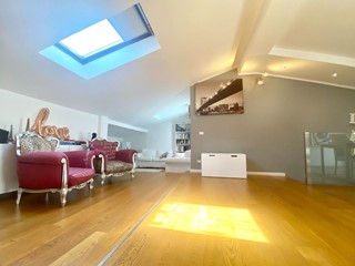 Quadrilocale in Vendita a Massa, 195'000&euro;, 105 m², arredato