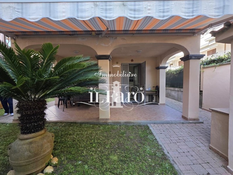 Trilocale in Vendita a Montignoso, zona Cinquale, 260'000&euro;, 55 m²