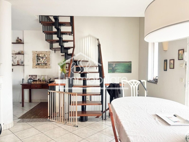 Appartamento in Vendita a Montelupo Fiorentino, 320'000&euro;, 121 m², con Box