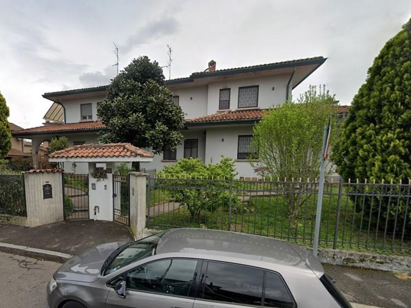 Quadrilocale in Vendita a Pioltello, zona Seggiano, 270'000&euro;, 188 m², con Box