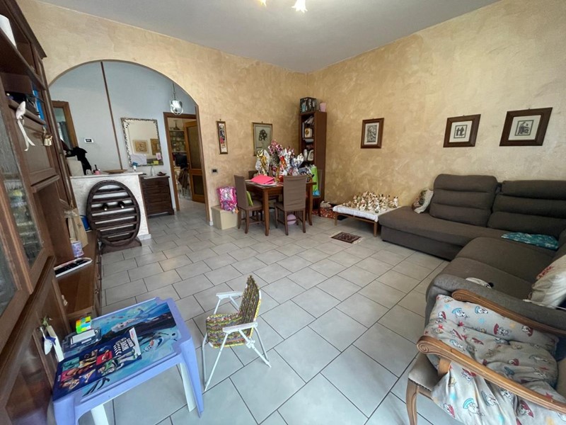 Quadrilocale in Vendita a Carrara, zona Marina di Carrara, 165'000&euro;, 90 m²