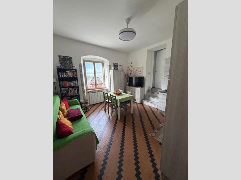 Bilocale in Vendita a Carrara, 90'000&euro;, 50 m²