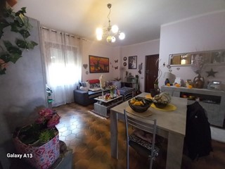 Quadrilocale in Vendita a Castelnuovo Magra, zona Molicciara, 142'000&euro;, 85 m², arredato