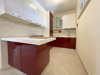 Trilocale in Affitto a Siena, 1'150&euro;, 65 m², arredato