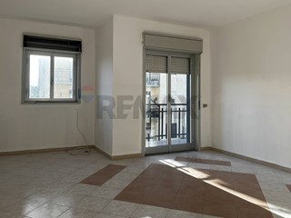 Appartamento in Vendita a Melilli, 68'000&euro;, 135 m²