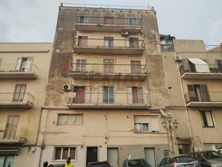 Appartamento in Vendita a Caltagirone, 55'000&euro;, 155 m²