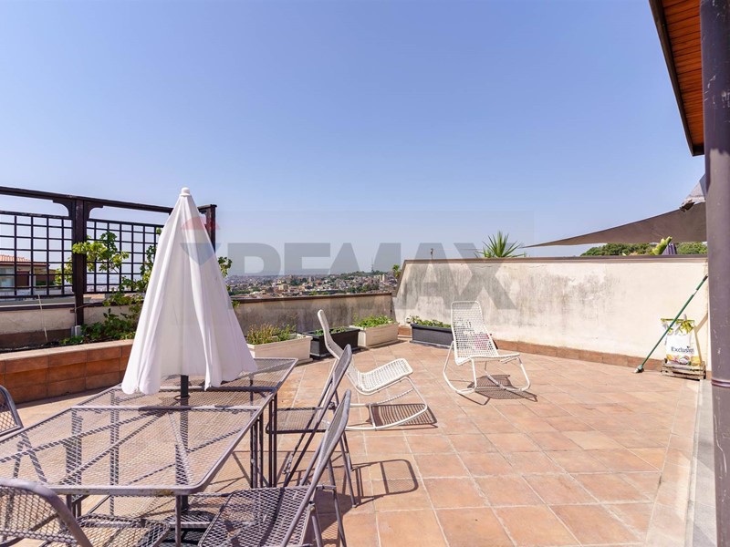 Appartamento in Vendita a Tremestieri Etneo, 329'000&euro;, 227 m²