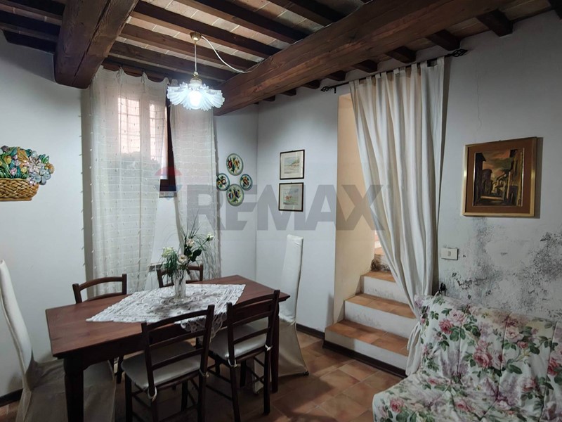 Trilocale in Vendita a Mondaino, 52'000&euro;, 88 m²