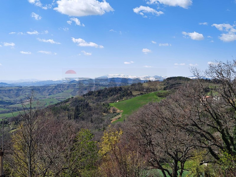 Appartamento in Vendita a Mondaino, 70'000&euro;, 111 m²