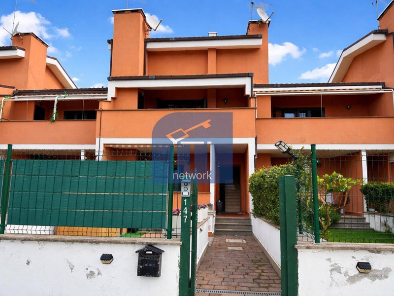 Trilocale in Vendita a Roma, 229'000&euro;, 89 m²