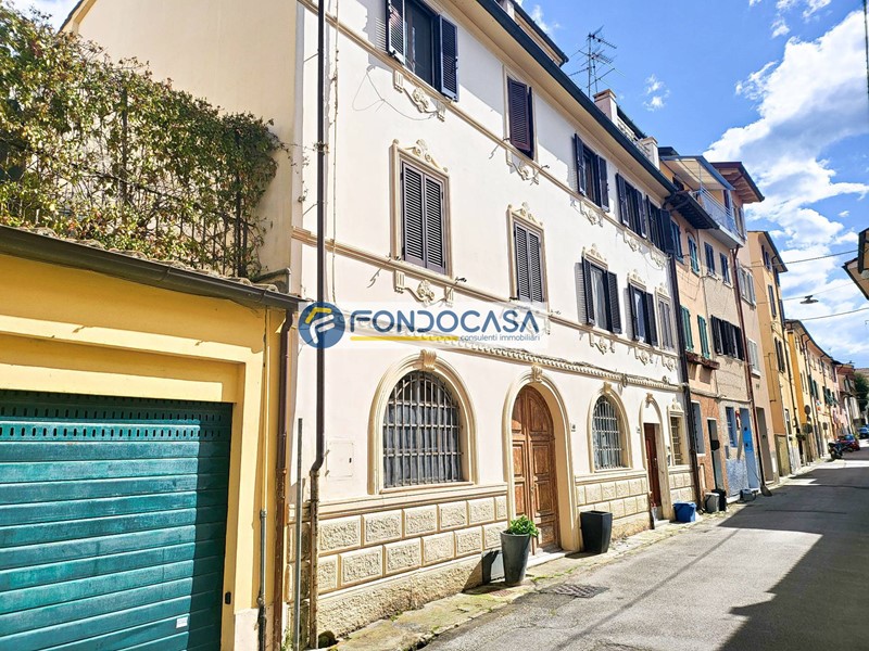 Appartamento in Vendita a Pietrasanta, 650'000&euro;, 125 m²