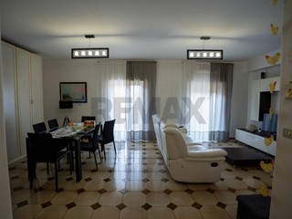 Quadrilocale in Vendita a Catania, 87'000&euro;, 100 m²