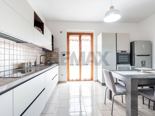 Appartamento in Vendita a Aci Sant'Antonio, 89'000&euro;, 100 m²