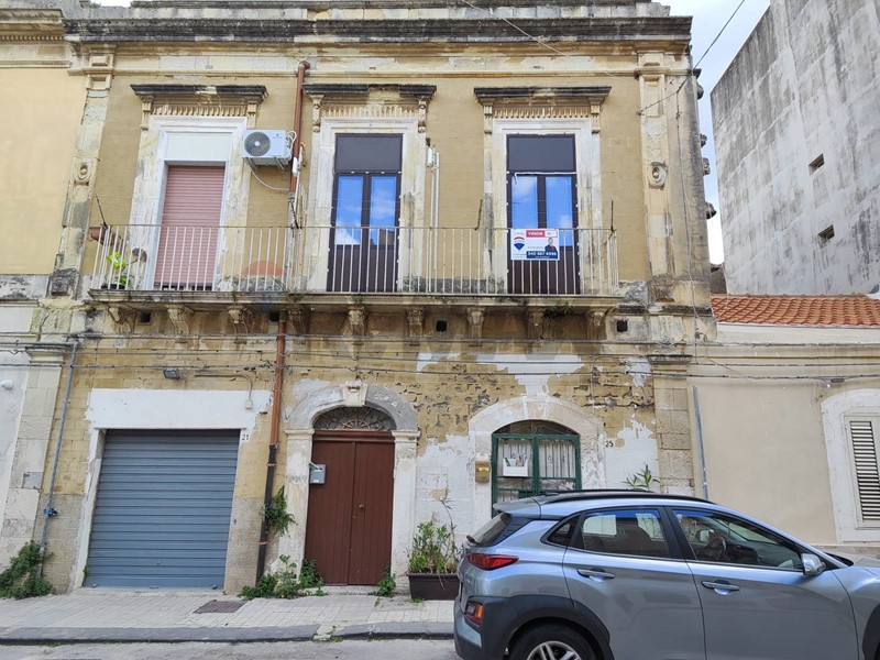 Quadrilocale in Vendita a Siracusa, 68'000&euro;, 70 m²