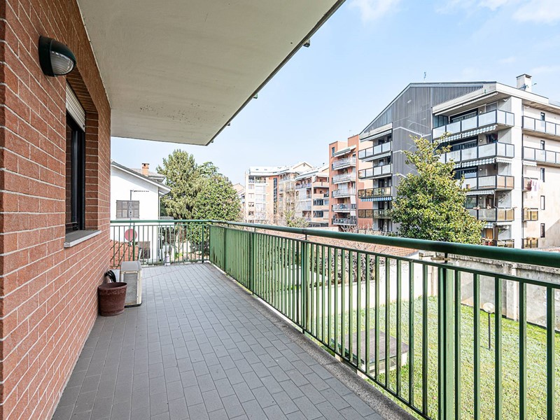 Appartamento in Vendita a Torino, 420'000&euro;, 180 m²