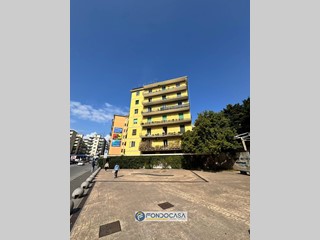 Appartamento in Vendita a Salerno, 500'000&euro;, 150 m²