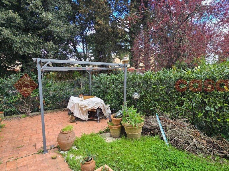 Appartamento in Vendita a Arezzo, 260'000&euro;, 131 m², arredato, con Box