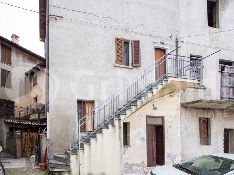 Trilocale in Vendita a Misinto, 75'000&euro;, 108 m²