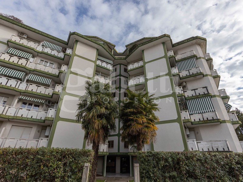 Quadrilocale in Vendita a Pordenone, 86'000&euro;, 86 m², arredato, con Box