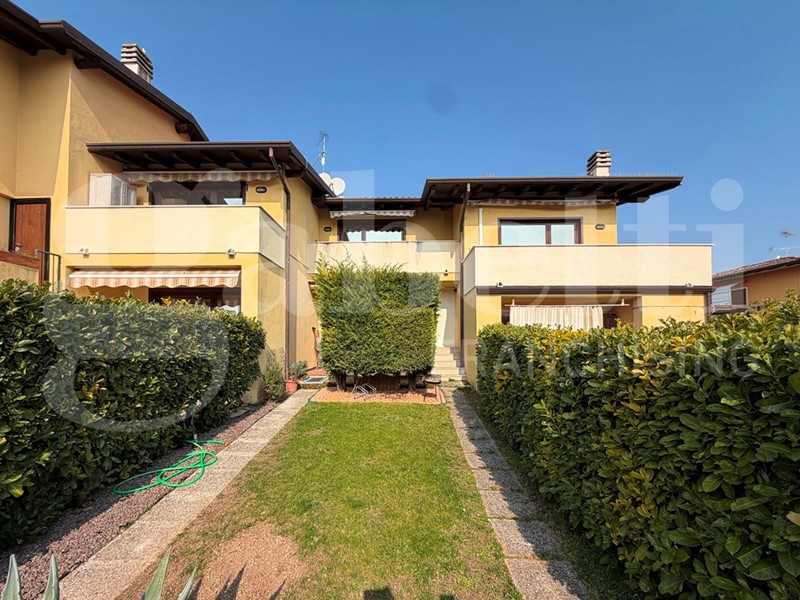 Bilocale in Vendita a Puegnago sul Garda, 180'000&euro;, 65 m², arredato
