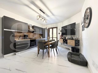 Bilocale in Vendita a Perugia, 120'000&euro;, 58 m², arredato, con Box