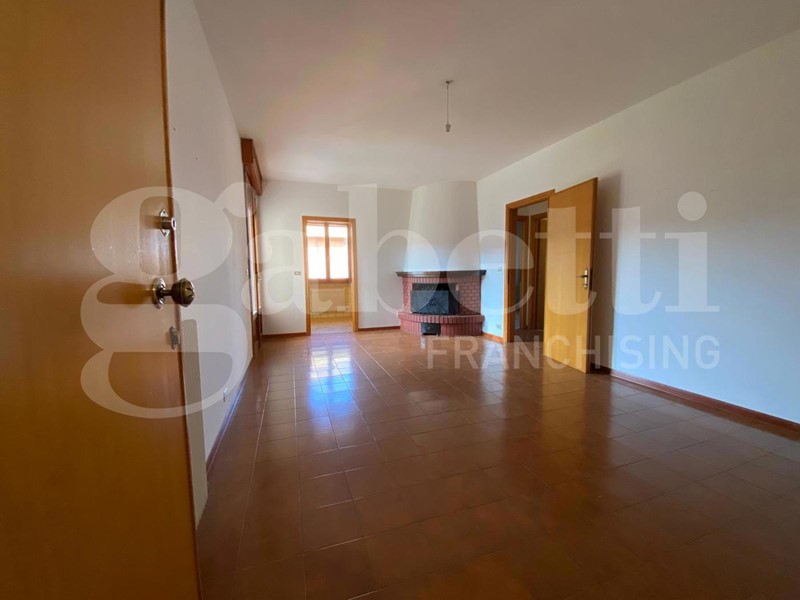 Quadrilocale in Vendita a Castel di Casio, 65'000&euro;, 80 m², con Box