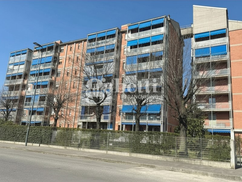 Appartamento in Vendita a Torino, 188'000&euro;, 110 m², con Box